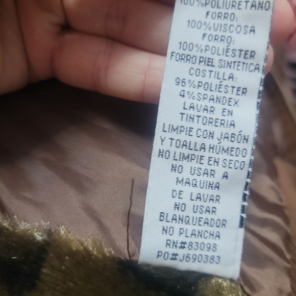 Chic Brown Leather Jacket with Silver Zipper - Picture 8 of 8